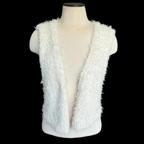 Urban  Outfitters Women's cream  sweater vest size L - Picture 1 of 8